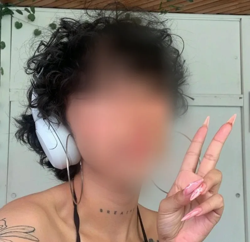 Angelica, 26