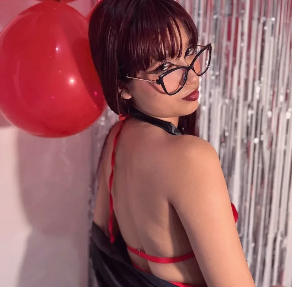 Emilia, 18