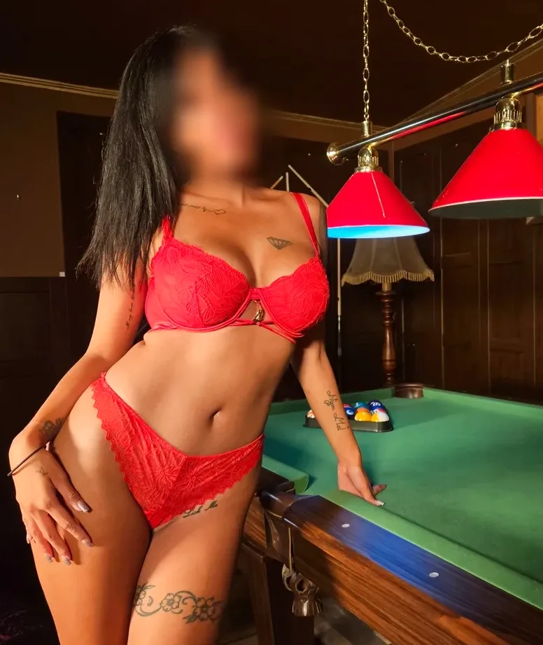 Helena, 34