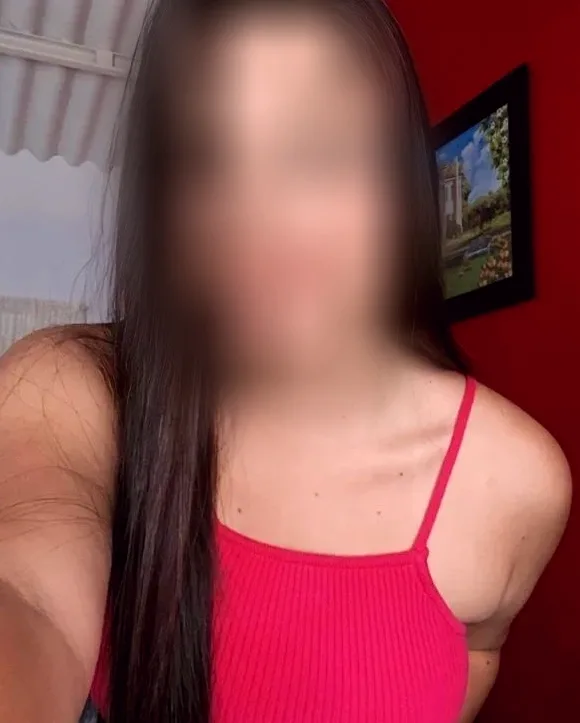 Sara, 23